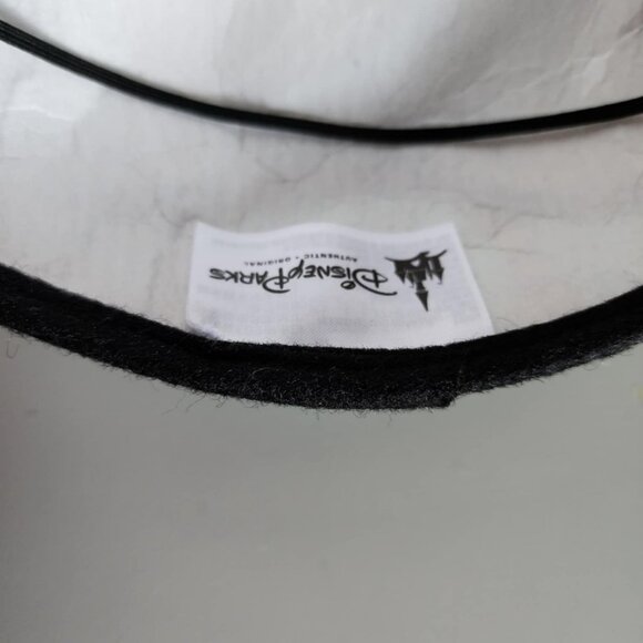 EUC Disney Peter Pan Mickey Ears - Picture 2 of 4
